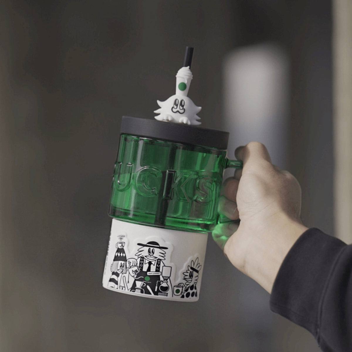 17oz China Lala Company Glass Cup with Straw